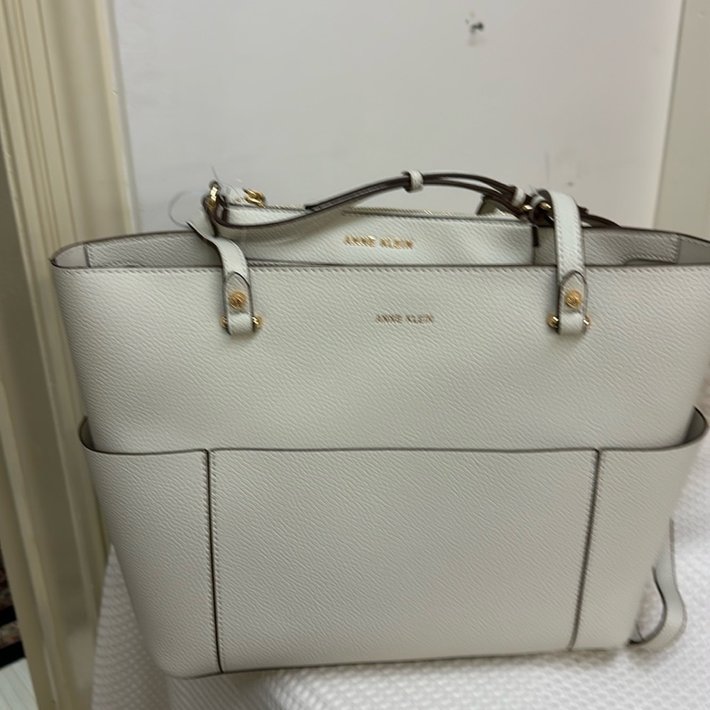 Beautiful, elegant two bags in one in a beige